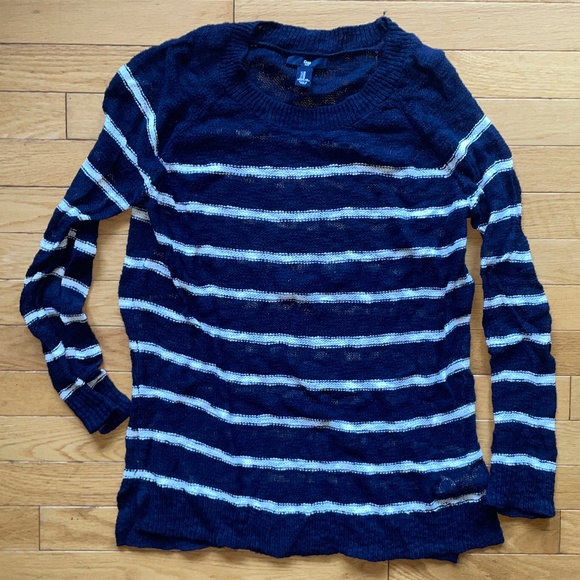 New Women’s Gap Lightweight Striped Sweater - Picture 1 of 8